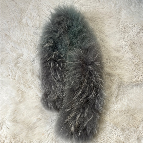 Adrienne Landau Silver Fur raccoon scarf - Picture 1 of 7